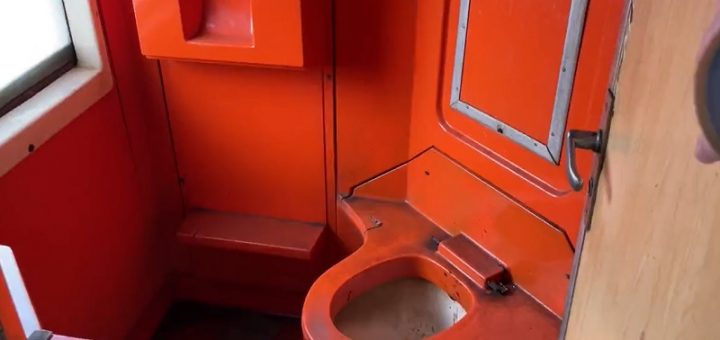 train toilet romania cfr