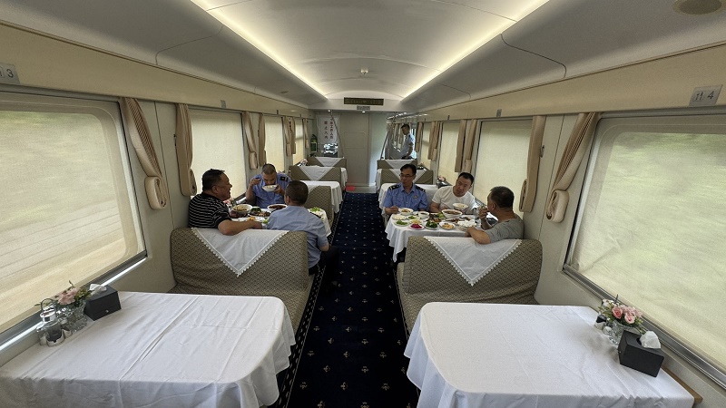 chinese dining car