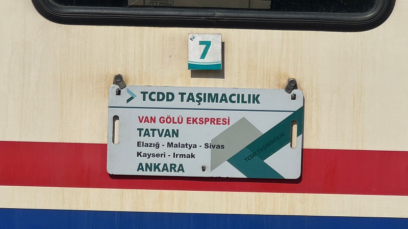Van Gölü Ekspresi lake van express train tatvan ankara