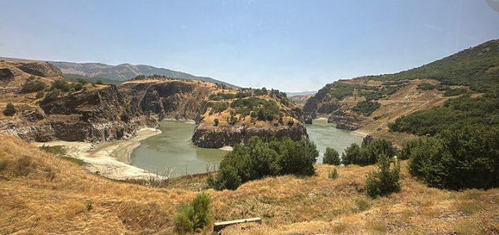 Van Gölü Ekspresi lake van express train tatvan ankara scenery