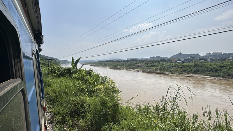 Lào Cai Hanoi train view