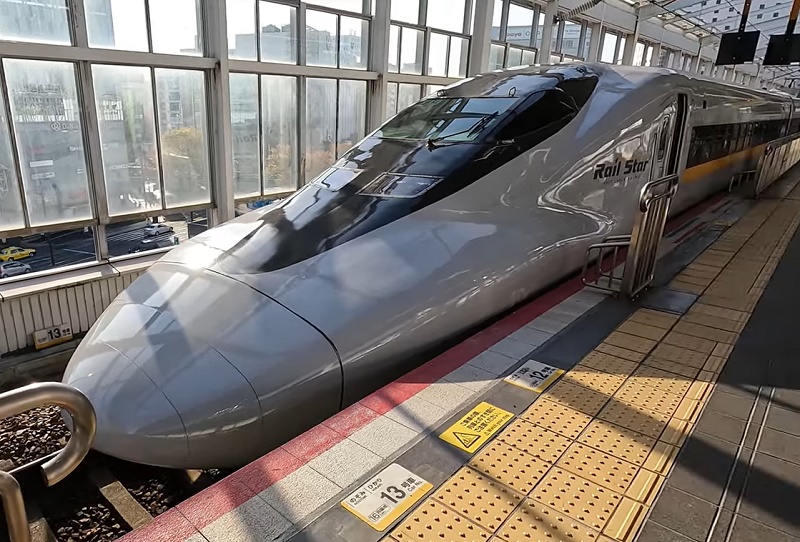 shinkansen 700 series okayama hiroshima high-speed train