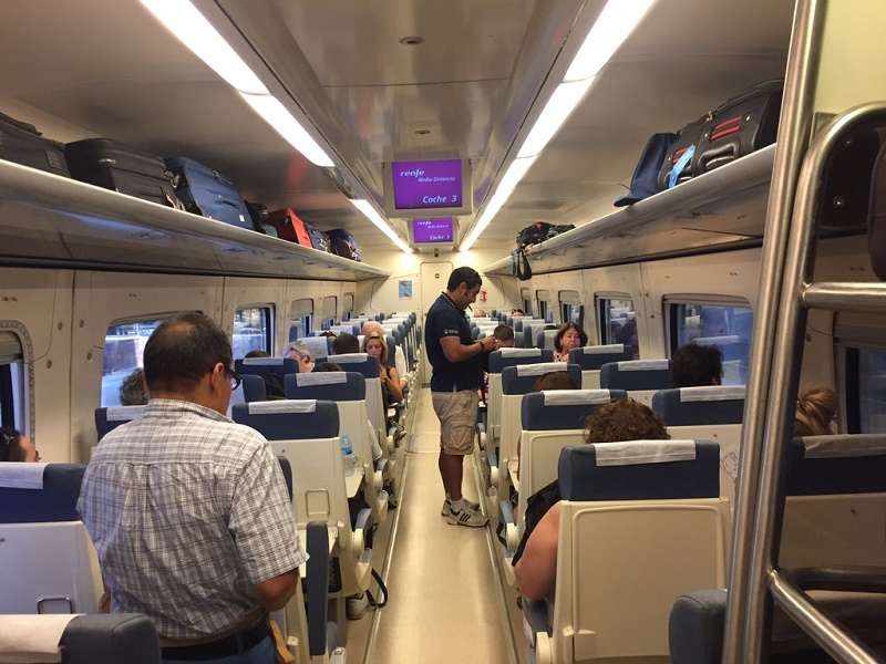 train media distancia renfe andalusia
