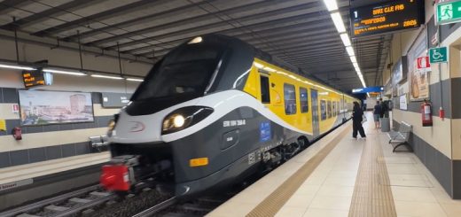 bari airport train