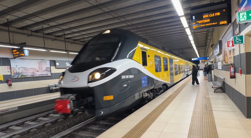 bari airport train