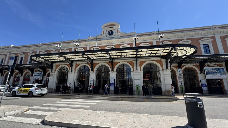 bari centrale station