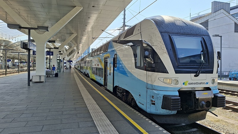 westbahn train salzburg hbf vienna