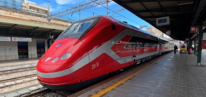 frecciarossa high-speed train rome bari