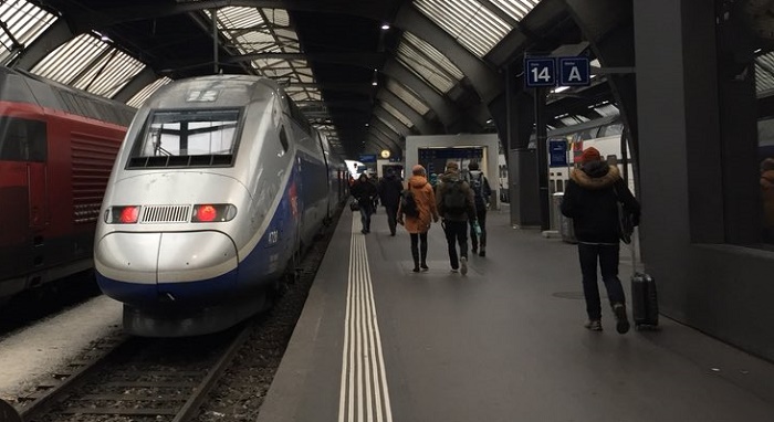 tgv lyria high-speed train paris geneva