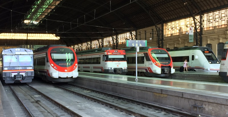 trains valencia nord