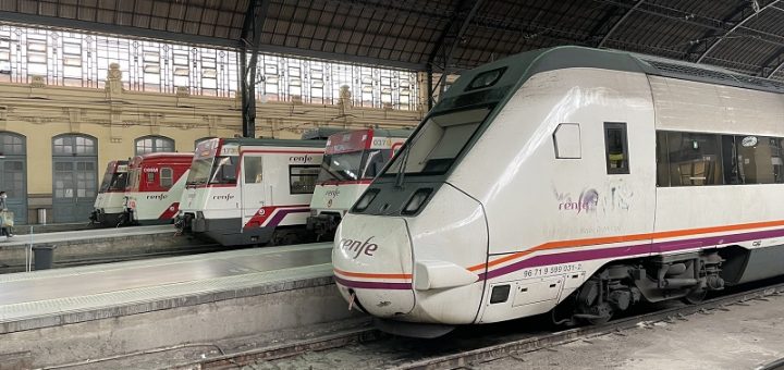 spanish train railway company renfe