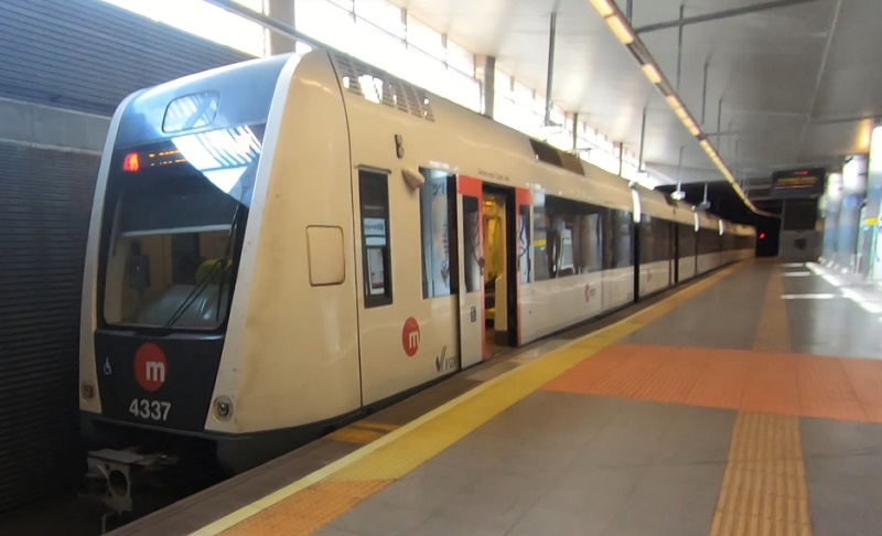 valencia airport metro