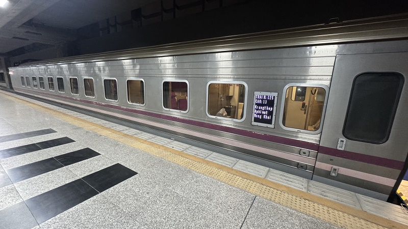 Bangkok Krung Thep Aphiwat Central Station (KTW) train thailand