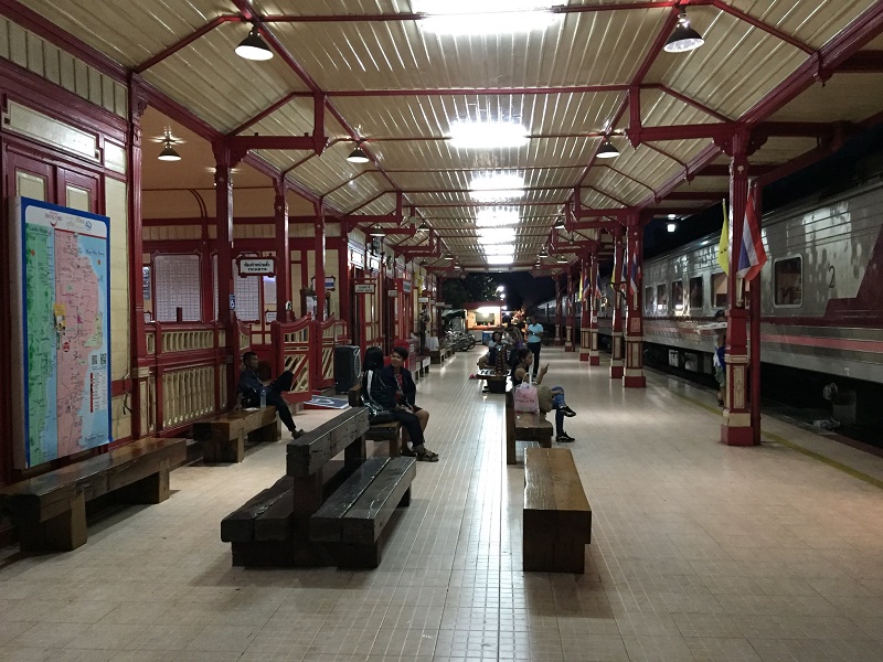 thai train hua hin station