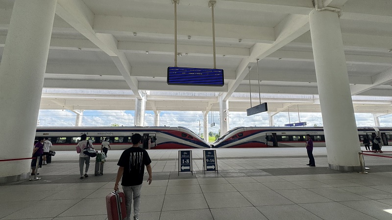vientiane luang prabang high-speed train