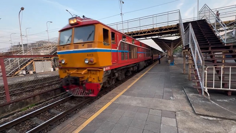 surat thani railway station train bangkok