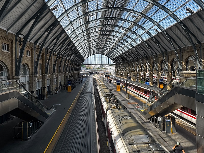 london king's cross station trains